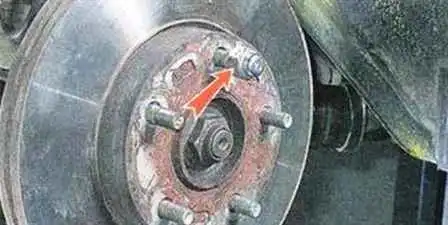 Reemplazo del disco de freno delantero Mazda 3