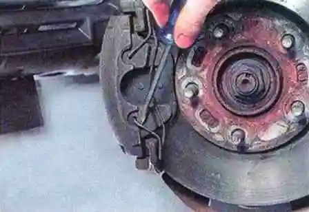 Reemplazo de almohadilla delantera Mazda 3