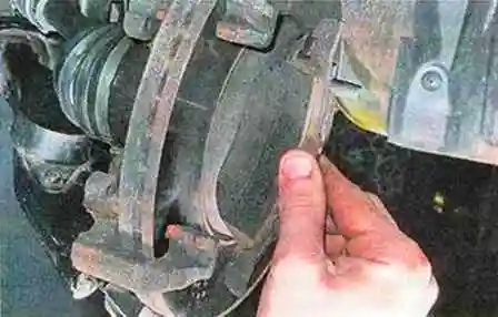 Reemplazo de almohadilla delantera Mazda 3