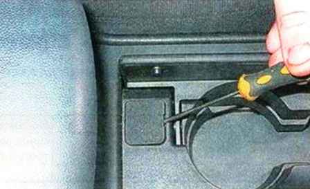 Регулювання ручника Mazda 3