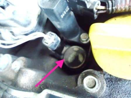 How to replace the 2.0L Renault Megane 2 engine phase regulator