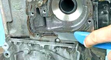 How to replace a Renault Megane 2 coolant pump