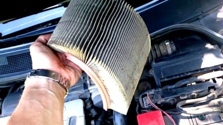 Replacing the Renault Megan 2 air filter