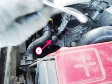 Method for replacing Renault Megane 2 coolant