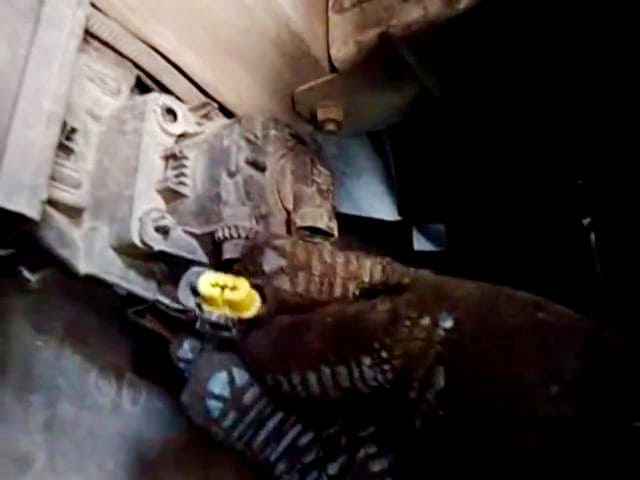 How to remove and install front bumper of Renault Megan 2