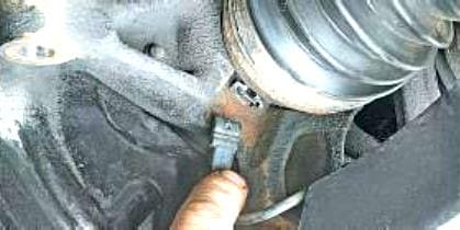 Replacing steering knuckle Renault Megane 2
