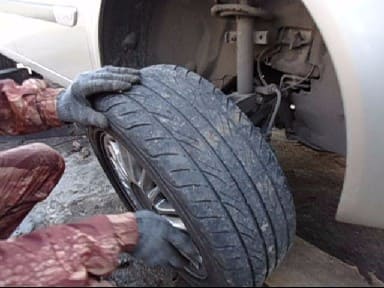 Replacing front pads Renault Megane 2