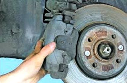 Replacing the Renault Megane 2 brake guide