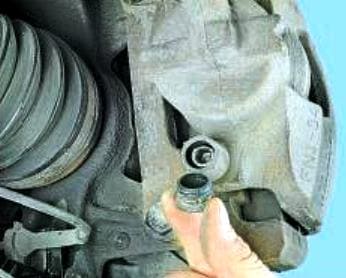 Replacing the front brake caliper Renault Megan 2