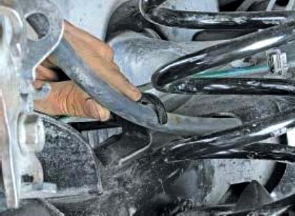 Reemplazo del cable del freno de mano en Renault Megane 2