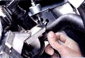 Adjusting the clutch actuator Renault Megane 2
