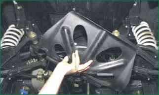 Cómo quitar la protección del cárter y guardabarros del motor Niva Chevrolet