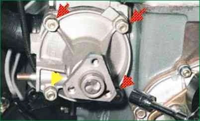 How to replace a Chevrolet Niva engine coolant pump