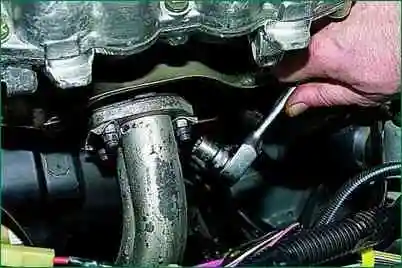 Як відремонтувати вихлопну систему Нива Шевролет Як відремонтувати вихлопну систему Нива Шевролет