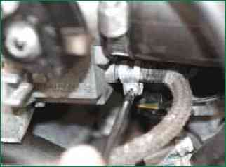 Replacing the gasket of the receiver of the Niva Chevrolet