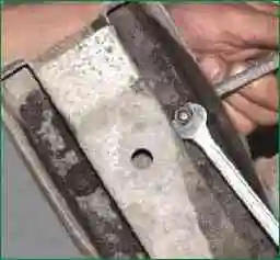 Як відремонтувати вихлопну систему Нива Шевролет Як відремонтувати вихлопну систему Нива Шевролет