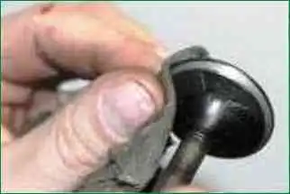 Niva Chevrolet Zylinderkopfventile schleifen