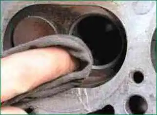 Niva Chevrolet Zylinderkopfventile schleifen