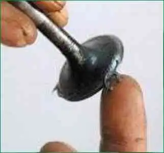 Niva Chevrolet Zylinderkopfventile schleifen