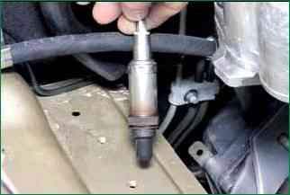 Sauerstoffkonzentrationssensoren am VAZ-2123 austauschen