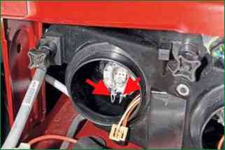 How to remove the headlight unit and replace VAZ-2123 bulbs