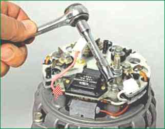 Disassembling the alternator 9402.3701–04 Niva Chevrolet