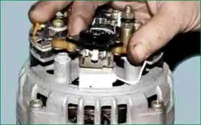 Reparatur der Lichtmaschine 9402.3701-01 Niva Chevrolet