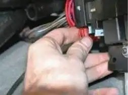 Fusibles y relés VAZ-2123