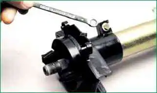 How to remove the VAZ-2123 paddle shifters