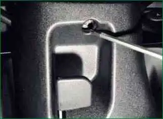 How to remove VAZ-2123 paddles