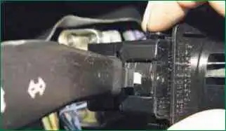 How to remove VAZ-2123 paddles
