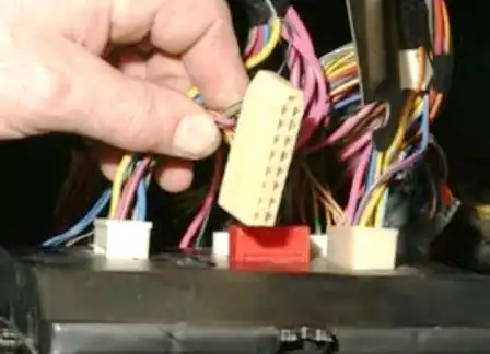 Fusibles y relés VAZ-2123