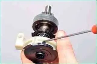 VAZ-2123 Anlasserreparatur