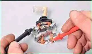 VAZ-2123 Anlasserreparatur