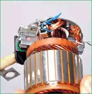 VAZ-2123 Anlasserreparatur