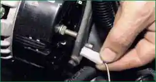 Снятие и установка генератора Niva Chevrolet