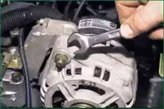 Снятие и установка генератора Niva Chevrolet