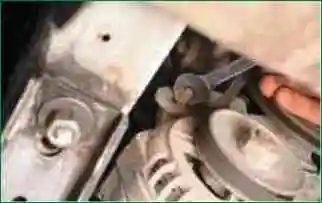 Снятие и установка генератора Niva Chevrolet