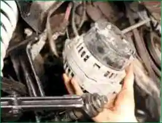 Снятие и установка генератора Niva Chevrolet