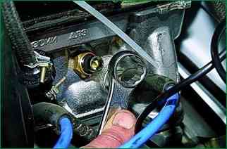 Replacing Niva Chevrolet sensors and switches
