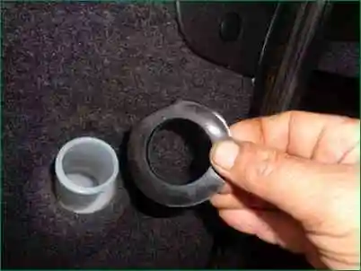 Disassembly and assembly of the tailgate Niva Chevrolet