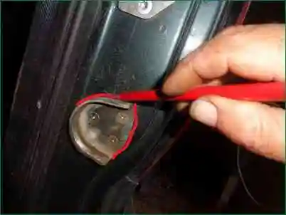 Disassembly and assembly of the tailgate Niva Chevrolet