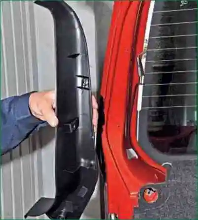 Disassembly and assembly of the tailgate Niva Chevrolet