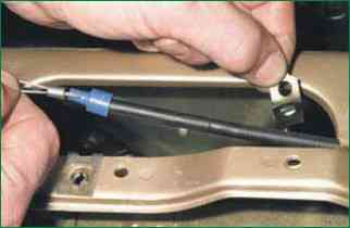 How to remove the hood and hood lock VAZ-2123