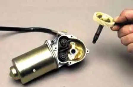 Reparación y reemplazo de limpiaparabrisas Niva Chevrolet