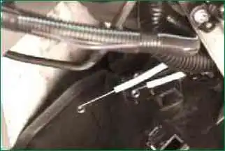 Aus- und Einbau von Lufteinlass, Stangen und Halterung für Heizungshebel Niva Chevrolet