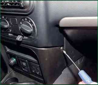 How to remove instrument panel VAZ-2123 from 2009