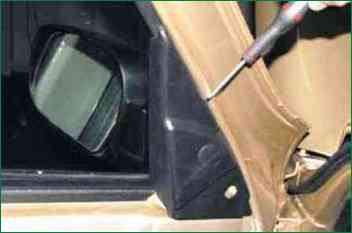 Reparación de puerta delantera Chevrolet Niva
