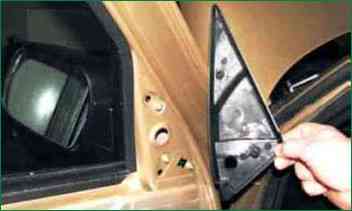 Chevrolet Niva front door repair
