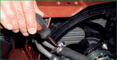 How to remove the VAZ-2123 power steering cooler